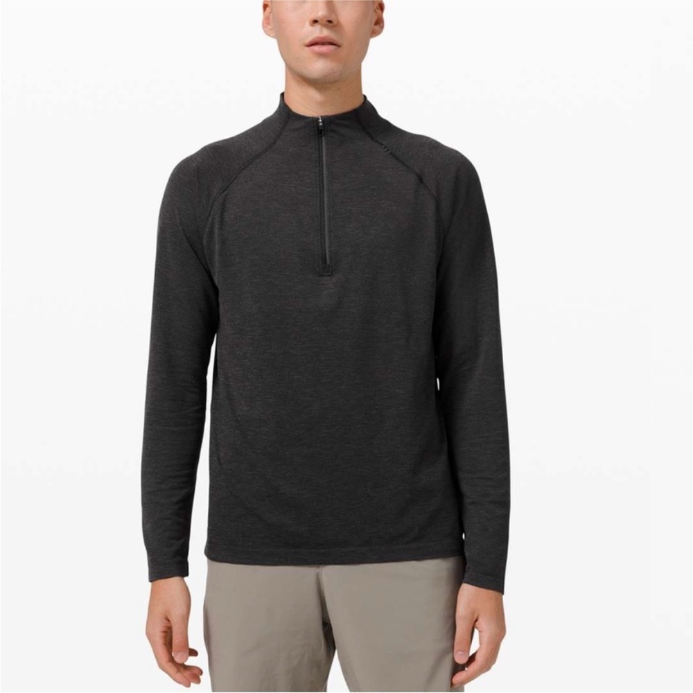 Lululemon Metal Vent Tech 1/2 Zip 2.0
Deep Coal / Black Size Large